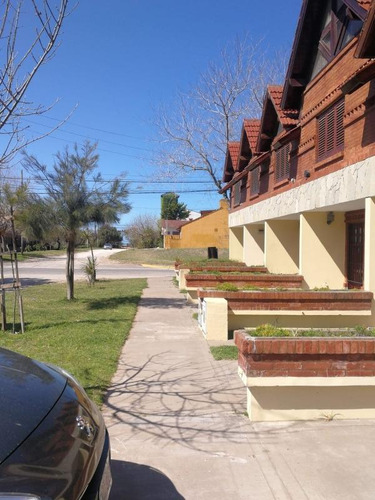 Casa En Venta - 3 Dormitorios 1 Baños - 70mts2 - La Lucila Del Mar