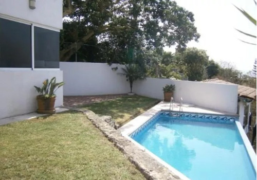 ¡oportunidad Remate Bancario! Preciosa Casa En  , Loma Hermosa 13, Lomas Tetela, Cuernavaca, Mor., México,