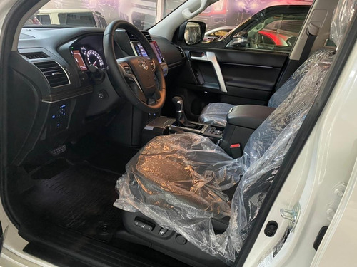 Imagen 5 de 10 de Toyota Prado