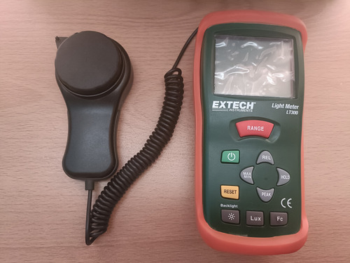 Luxómetro O Medidor Luz Radiacion Solar Marca Extech Lt300 (Usado)