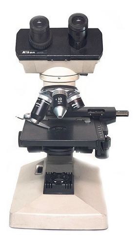 Microscopio Nikon Se
