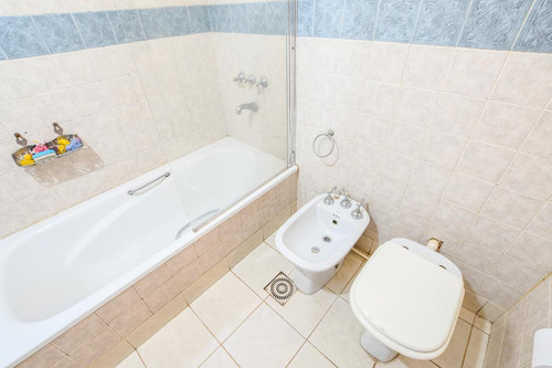 Casa De 4 Dormitorios En Venta - Reciclada - Alberdi