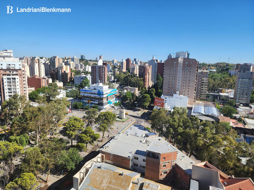 Monoambiente En Galeria Jardin; Av. Argentina 175