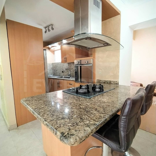 Imagen 2 de 9 de Apartamento En Venta Lecheria - Resd. Valentina - 04147810288