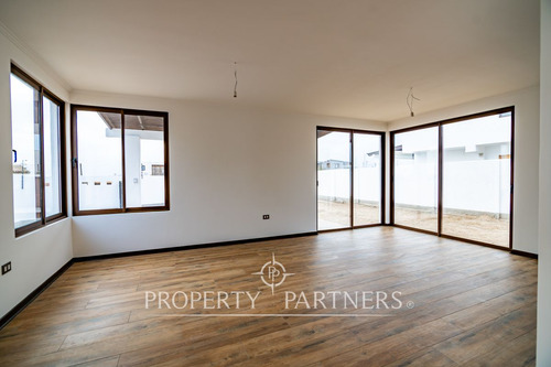 Casa Nueva Y Exclusiva En Sector Peñuelas