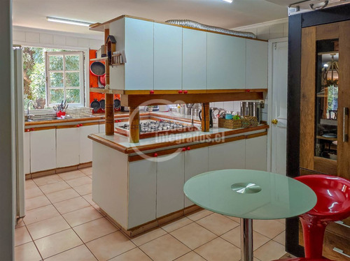Casa En Venta De 5 Dorm. En Lo Barnechea