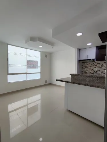Apartamento En Arriendo En Prados Del Este. Cod A24416