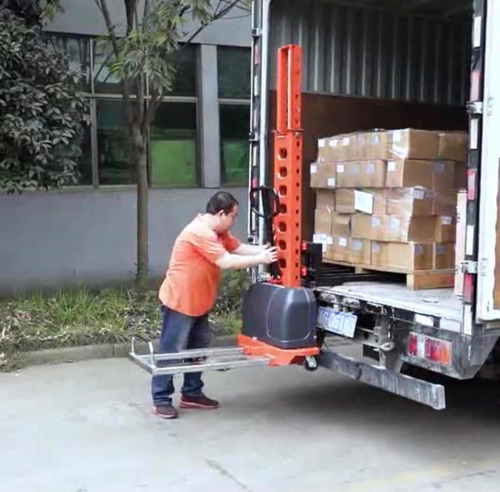 Apilador Semielectrico C/ Autolevante 500 Kg Uña Monta Carga