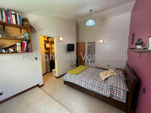 Venta De Casa Dúplex En El Alto Hatillo 25-17598