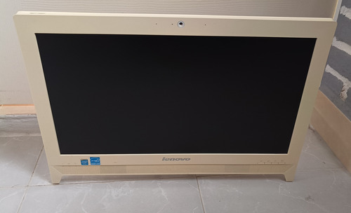 Computadora Lenovo All In One / Con Detalle (Usado)