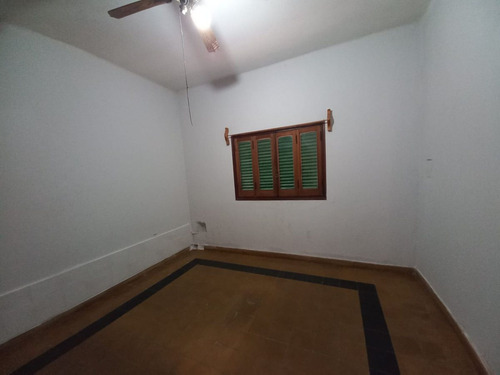 Venta De Casa Con Departamento Y Local Comercial