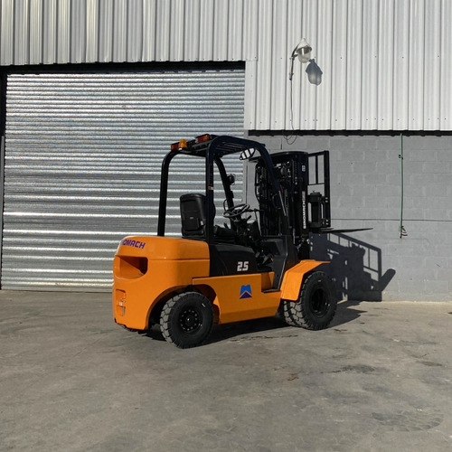 Imagen 6 de 12 de Autoelevador 2500kg 2.5 Toneladas Triple Torre 4.5m Duales
