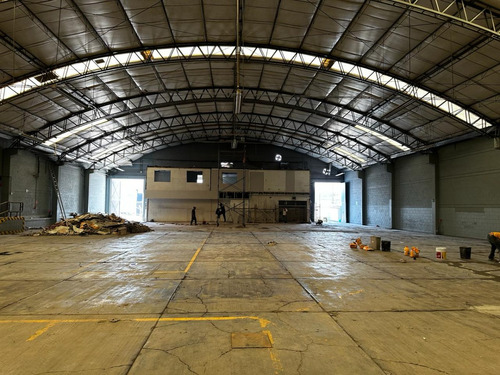 Se Renta Bodega En Naucalpan De 1270 M2 De Superficie Mas Oficinas Y Entrada Para Trailer En Naucalpan