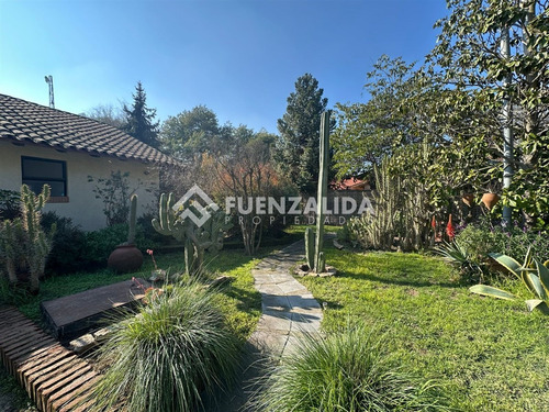 Casa En Arriendo De 7 Dorm. En Talagante
