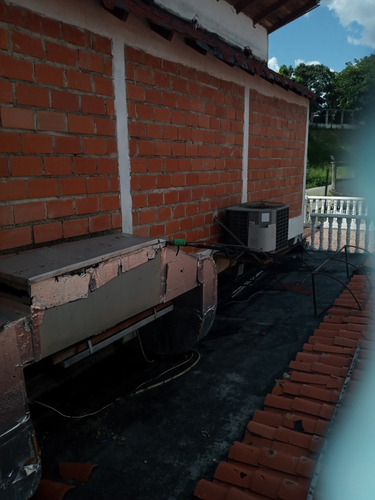 Imagen 11 de 12 de Casa Amplio En Las Brisas De Cua