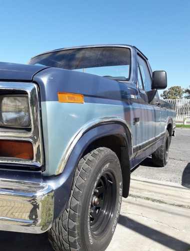 Ford F-100 Ford F100 Xlt