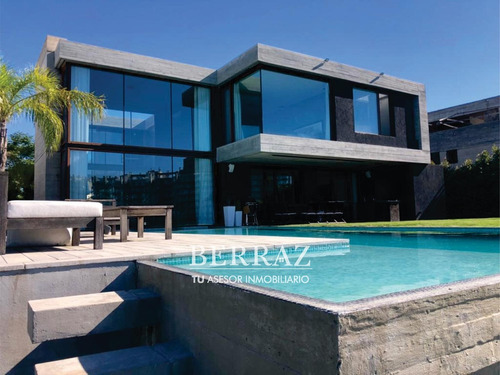 Casa En Venta En Barrio Lagos Del Golf Nordelta Tigre Lote De 998 M2