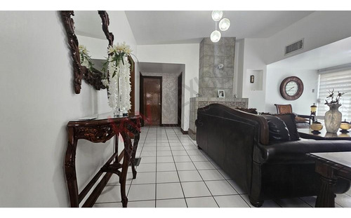 Casa En Venta De 1 Piso Con 3 Recamaras En Planta Baja, Colonia Los Pinos.