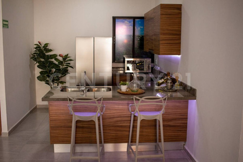 En Venta Departamento En Cancún Av Huayacan C3171