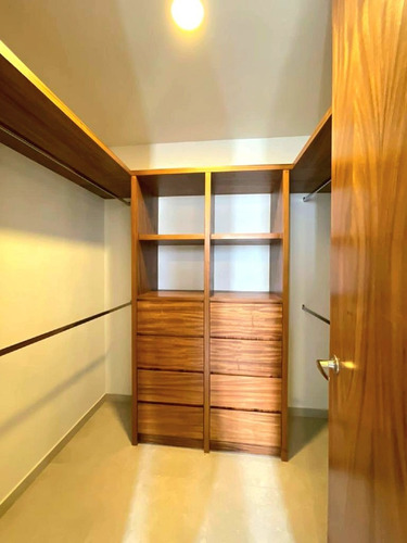 Imagen 10 de 16 de Venta De Casa Capital Norte Pontevedra Con Rof Garden