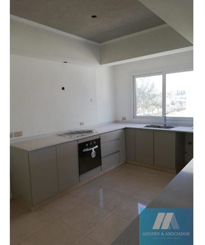 Departamento 4 Ambientes, Bs As Village