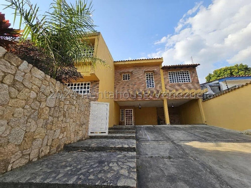 Casa En Venta En Urb. El Castaño, Maracay. 24-19915. Llm