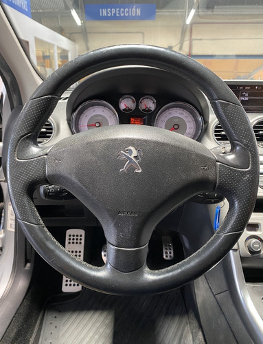Imagen 17 de 24 de Peugeot 308 2.0 Feline 143cv