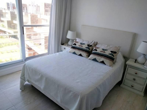 Venta Departamento 3 Ambientes C/cochera, En Las Piedras, Barrio Castaños