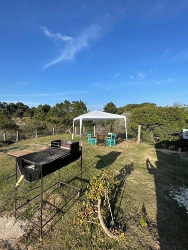 Inmobiliaria Costa Azul Vende Casa Reciclada A Nueva, Ubicada En Punta Rubia.