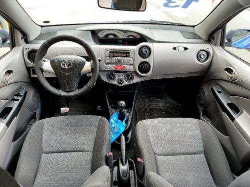 Imagem 7 de 16 de Toyota Etios 2013 1.3 16v Xs 5p