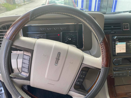 Imagen 11 de 12 de Lincoln Navigator 2013 5.4 L 4x2 Mt