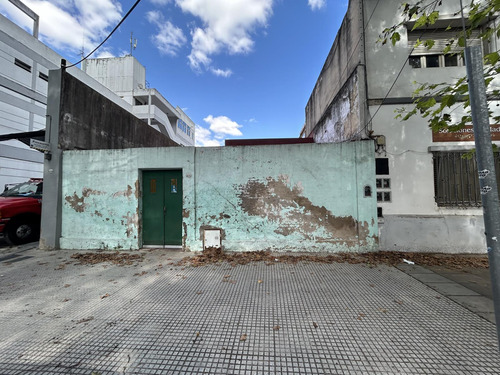 Casa En Lote Propio A Reciclar - Chacarita  