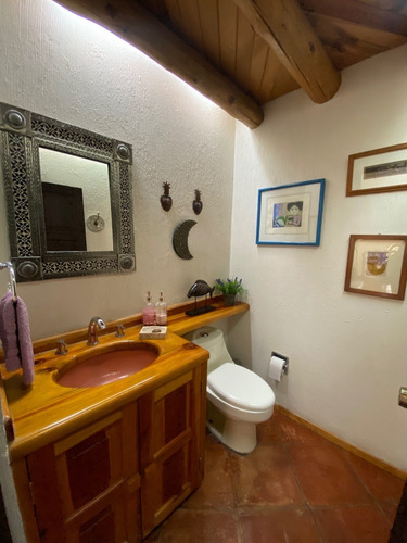 Imagen 8 de 30 de Casa Estilo Mexicano Contemporáneo En Jardines En La Montaña