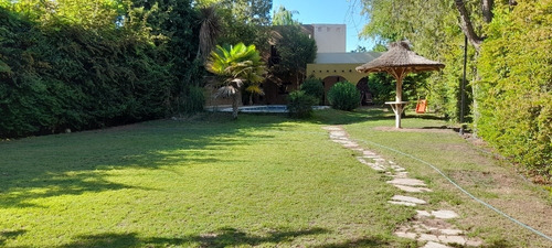 Imagen 7 de 7 de Alquiler Casa De Fin De Semana, En El Esclusivo Barrio Del Huerto Lujan De Cuyo, Cuenta Con Una Matrimonial Y Dos Camas Para Chicos, Para Dos Adultos Y Dos Menores! Valores Hasta El 31 De Diciembre.