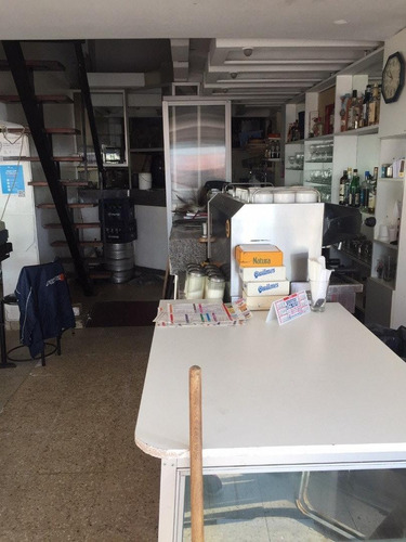 Imperdible Local Frente Al Mar De 200m2 Con Cochera Y Salida