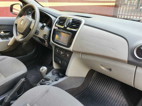 Renault Logan Expr 16 R