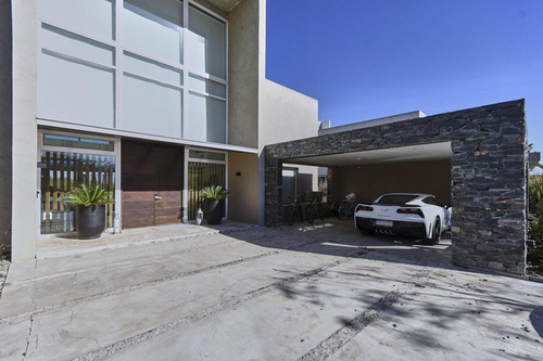 Imagen 5 de 30 de Venta | Casa Con 4 Dormitorios Más Dependencia | Lote Al Agua | El Golf