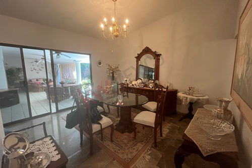 Hogar De Lujo En Colonia Chapultepec, Comodidad Y Estilo En 1 Nivel.