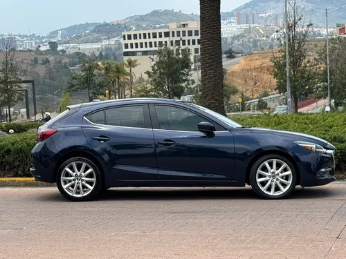 Mazda 3 Hatchback Grand Touring
