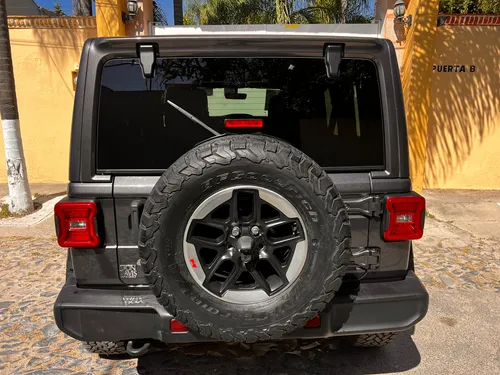 Jeep Wrangler 3.7 Unlimited Sahara 3.6 4x4 At
