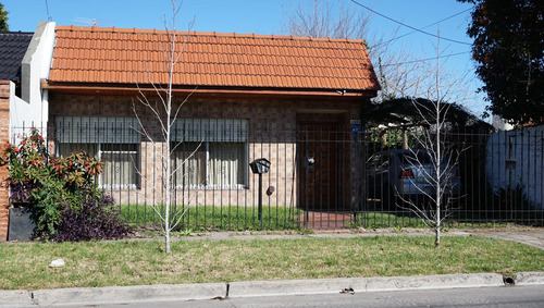 Casa En Venta - Castelar Norte