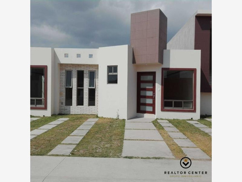 Imagen 3 de 11 de Casa Sola En Venta Privada Con Alberca. A 5 Min De Plaza Explanada.
