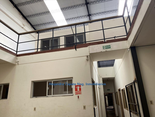 Local Comercial O Depósito En Villa Muñoz Con Doble Entrada