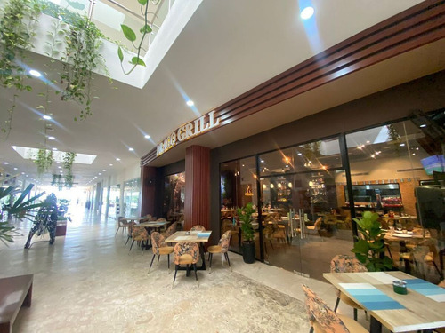 Local En Alquiler En Punta Cana, En El Centro Comercial Boulevard Center