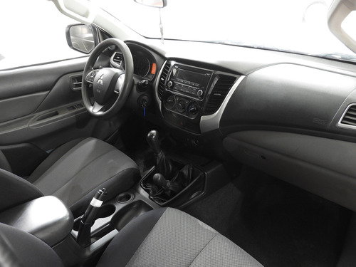Mitsubishi L200 2.4 Cabina Doble 4x4 Mt