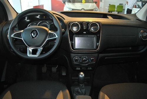 Imagen 15 de 25 de Renault Kangoo Stepway 1.5 5 Asientos