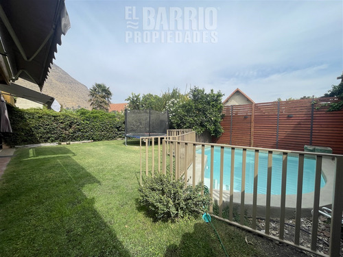 Casa En Venta De 3 Dorm. En Chicureo