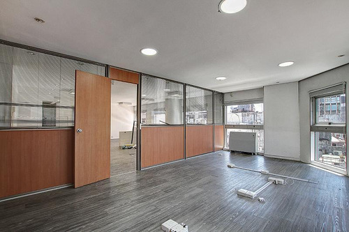 Oficina En Alquiler En Microcentro. Piso Completo De 210 M2. Dos (2) Cocheras