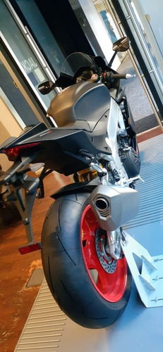 Imagen 8 de 25 de Aprilia Rsv4 1000