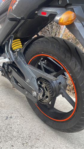 Moto Yamaha 2013 19,000 Kilometraje Único Dueño No Debe Nads